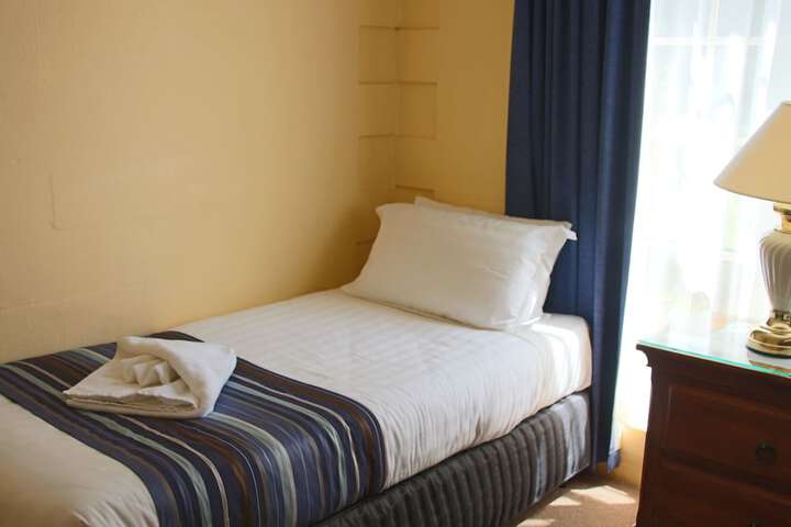 Room 76 of 244