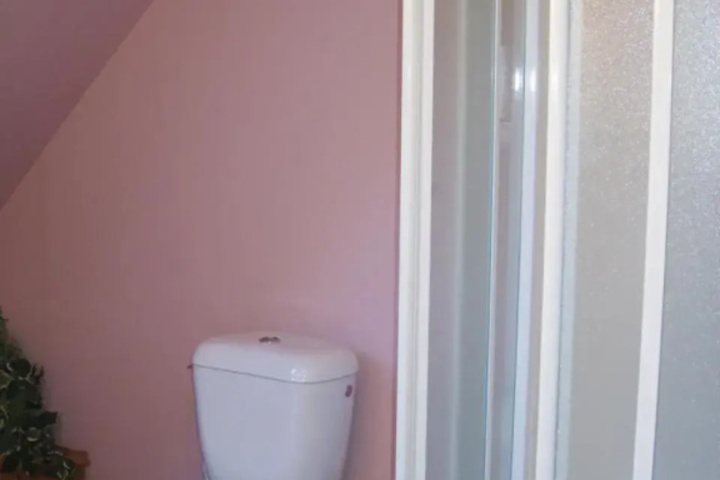 Room 8 of 13