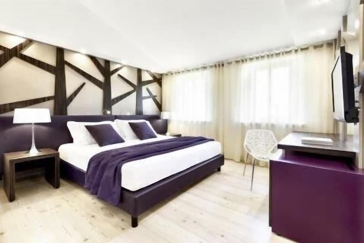 Room 15 of 84
