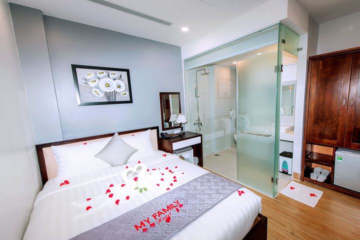 Room 5 of 16