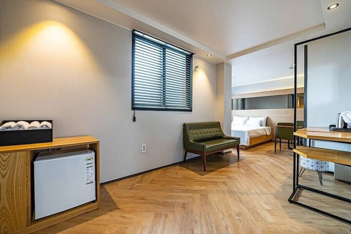 Room 54 of 65