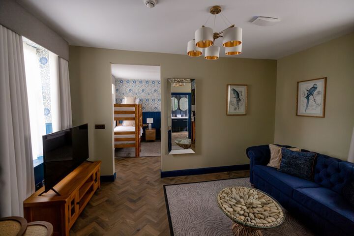Room 21 of 50