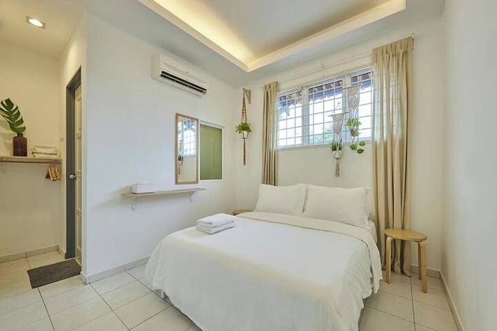 Room 3 of 25
