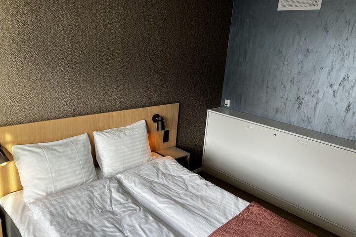Room 17 of 64