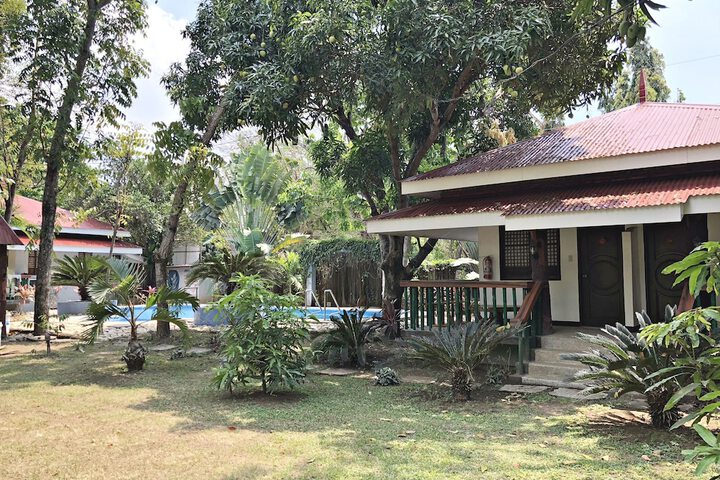 The Pelican's Resort in Lian