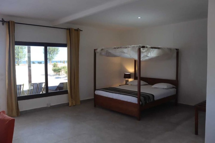 Room 2 of 16
