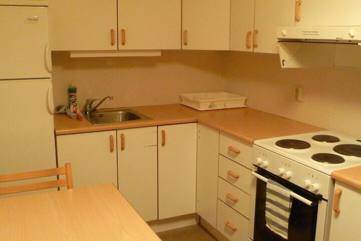 Room 13 of 32