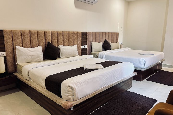 Room 8 of 44