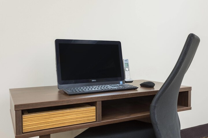 Business Center 17 of 22