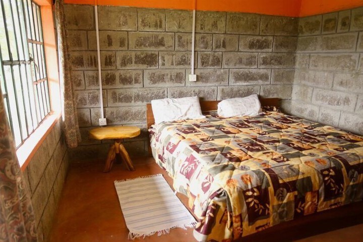 Room 3 of 38