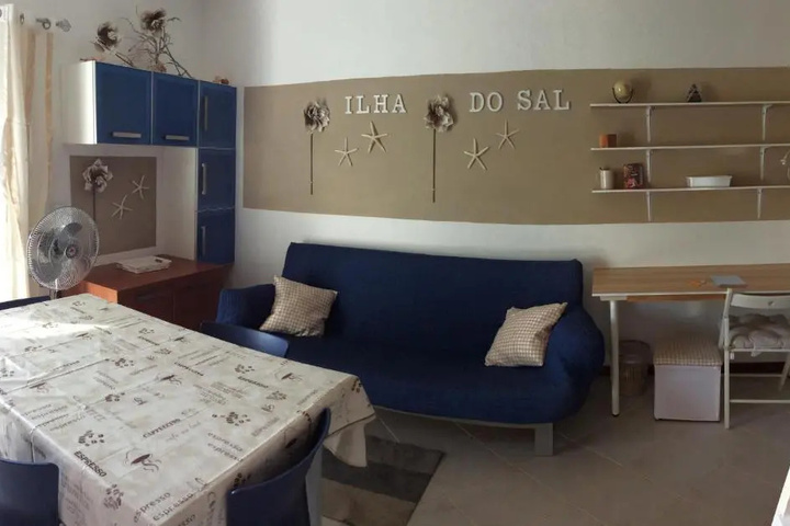 Room 4 of 7