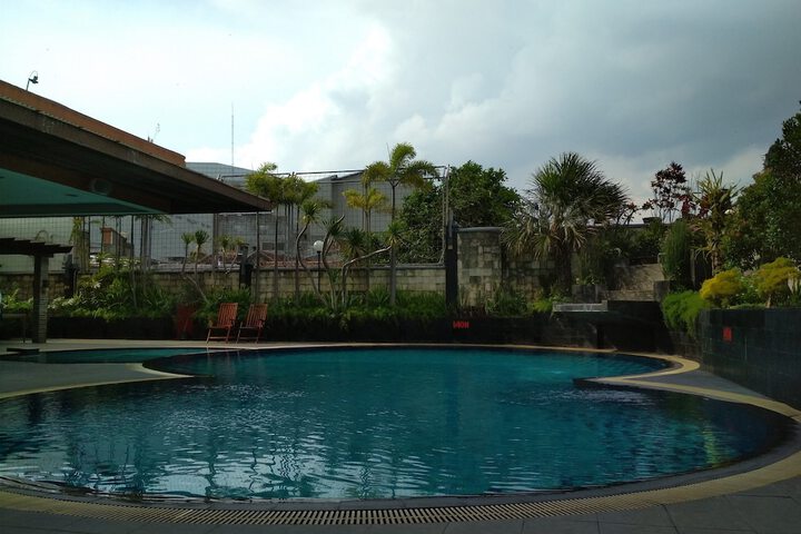 Pool 64 of 80