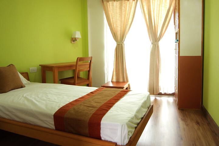 Room 4 of 19