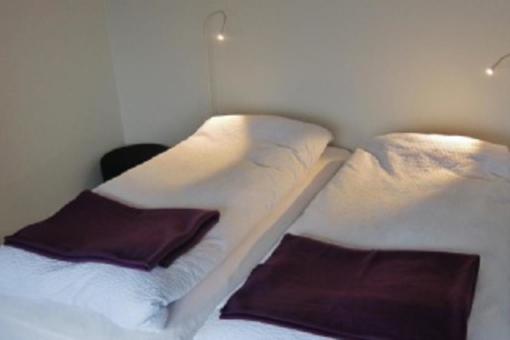 Room 250 of 276