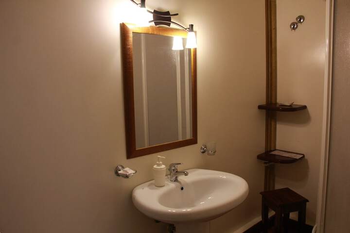 Room 34 of 40