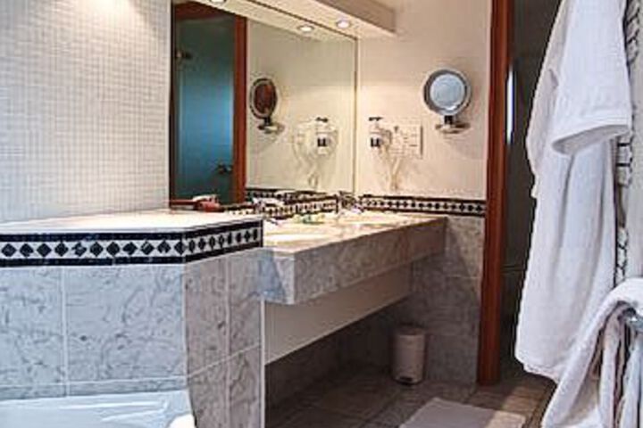 Room 2 of 21
