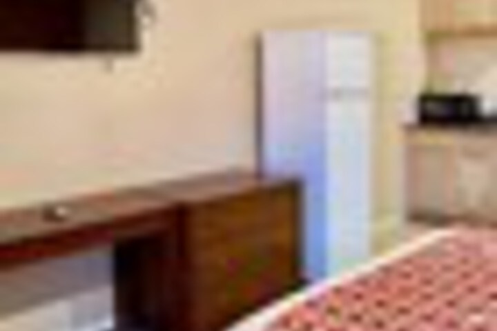 Room 17 of 99