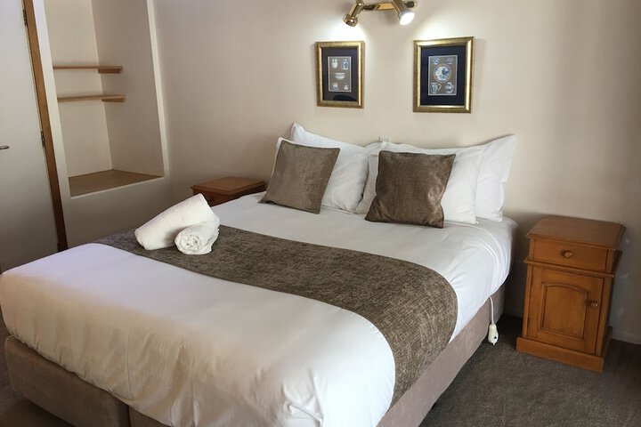 Room 4 of 91