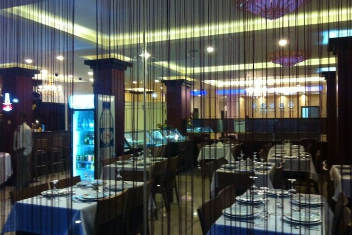 Dining 9 of 26