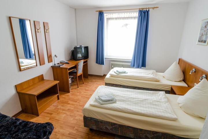 Room 26 of 42