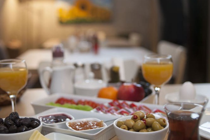 Breakfast/Coffee Service 65 of 73