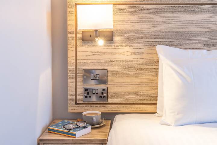 Room 15 of 30