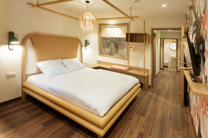 Room 40 of 131