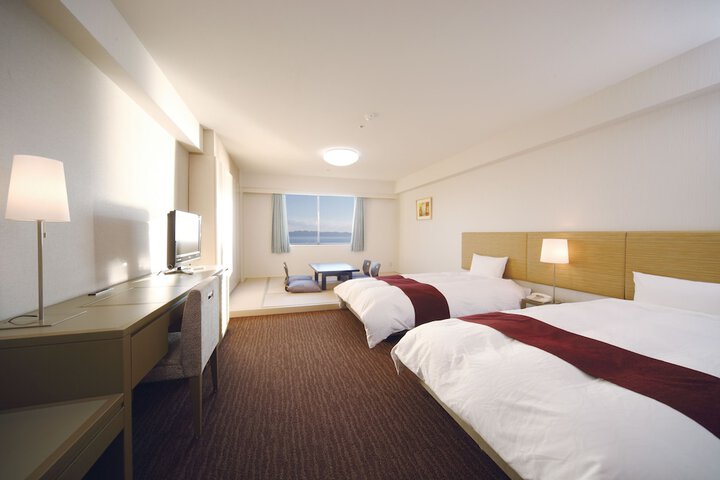 Room 6 of 178
