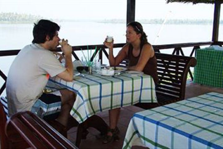 Dining 45 of 49