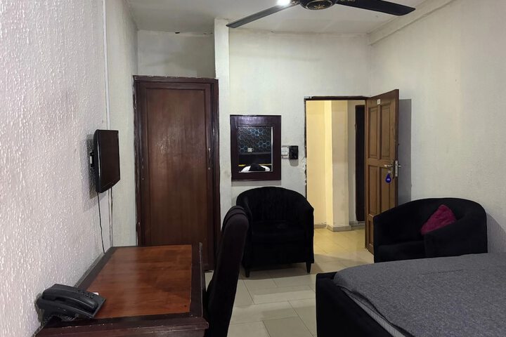 Room 13 of 53