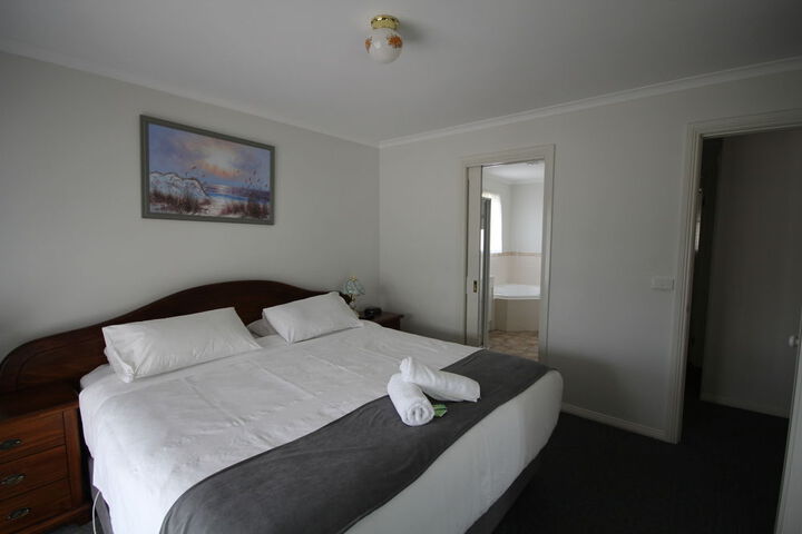 Room 8 of 36