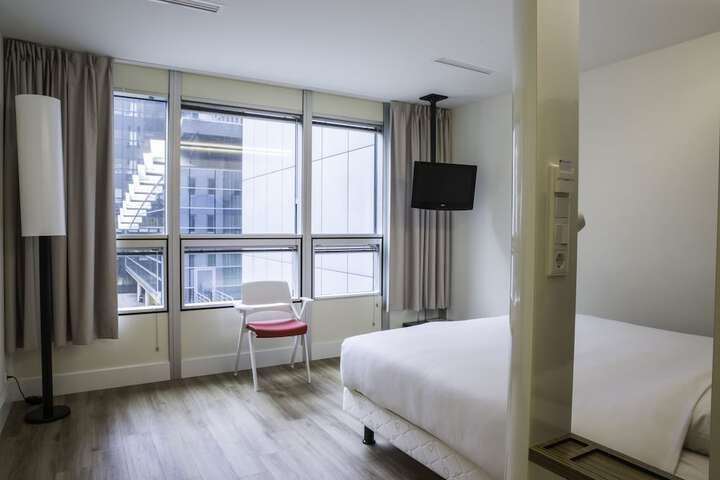 Room 12 of 54
