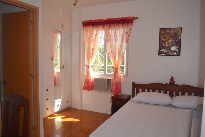Room 3 of 141