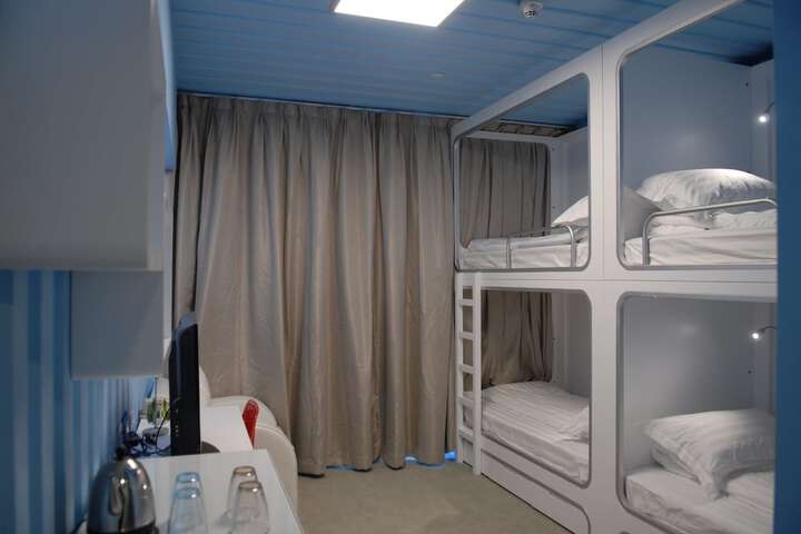 Room 5 of 11