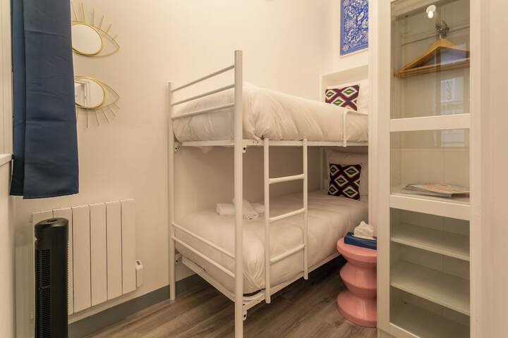Room 25 of 90