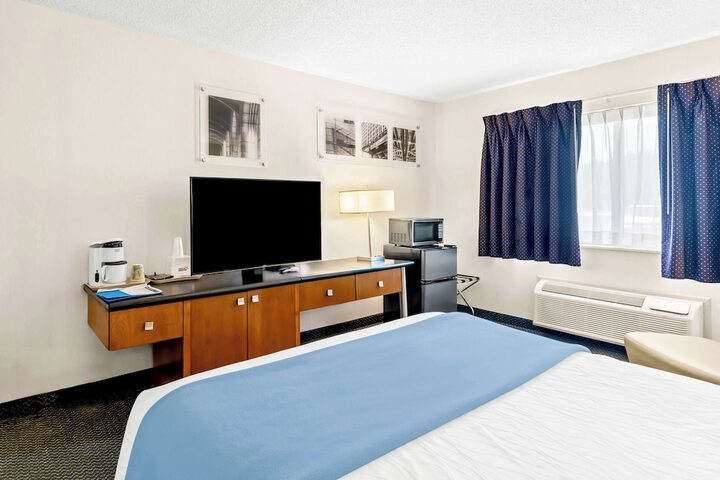 Room 7 of 38