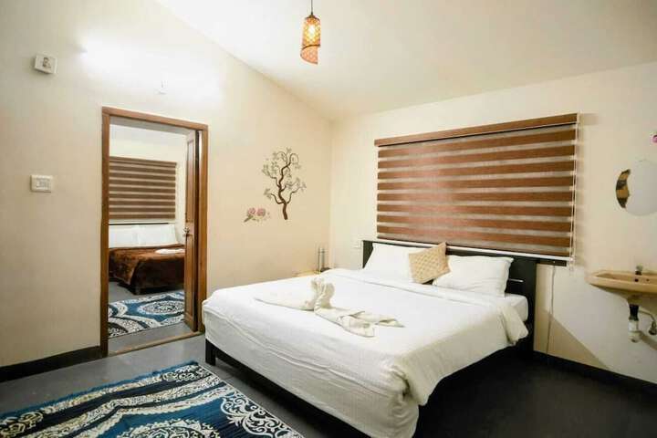 Room 37 of 100