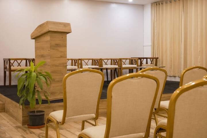 Ballroom/Hall 186 of 209
