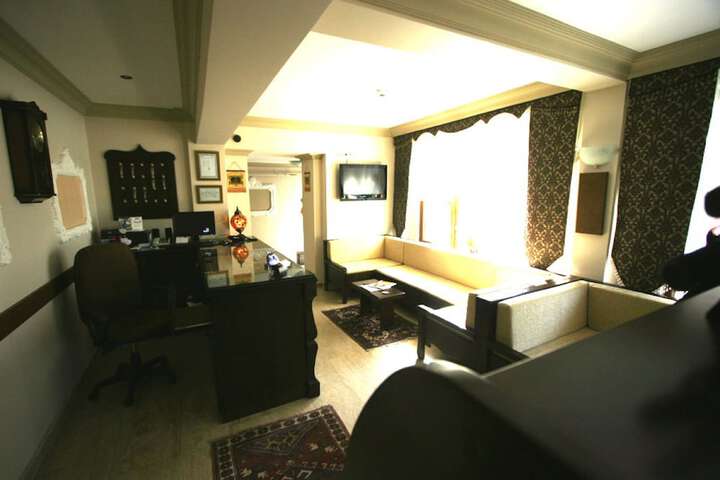Entrance & Lobby