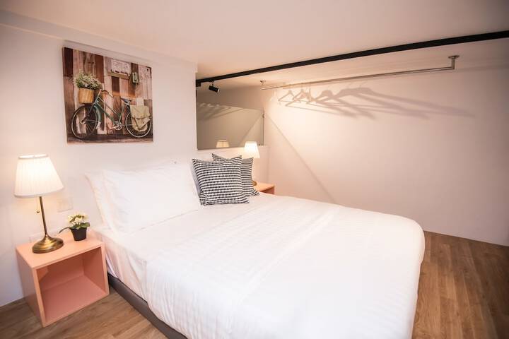 Room 12 of 82