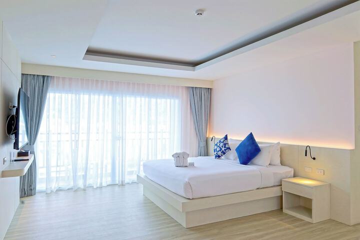 Room 5 of 126