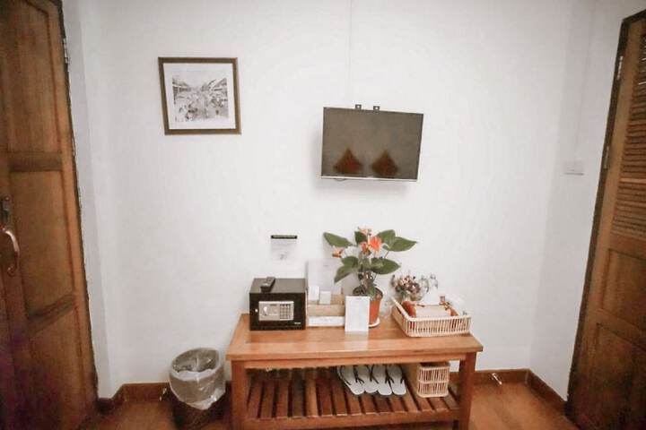 Room 29 of 66