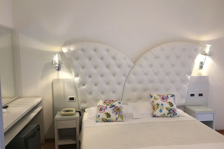 Room 14 of 62