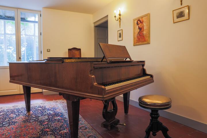 Room 33 of 69