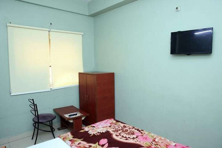 Room 27 of 48