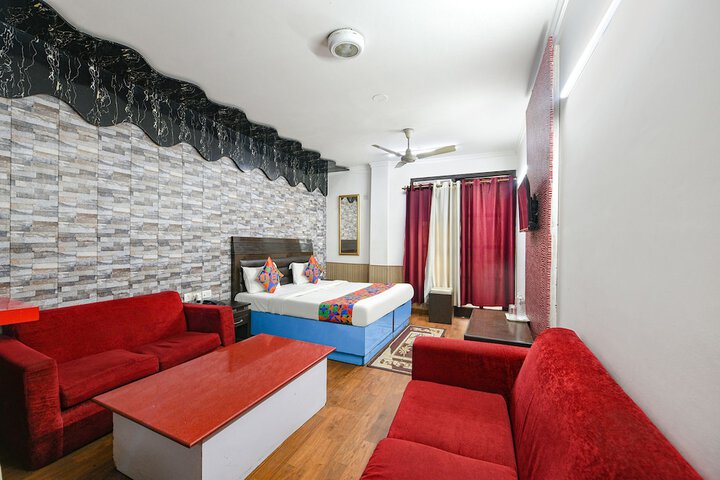 Room 21 of 31