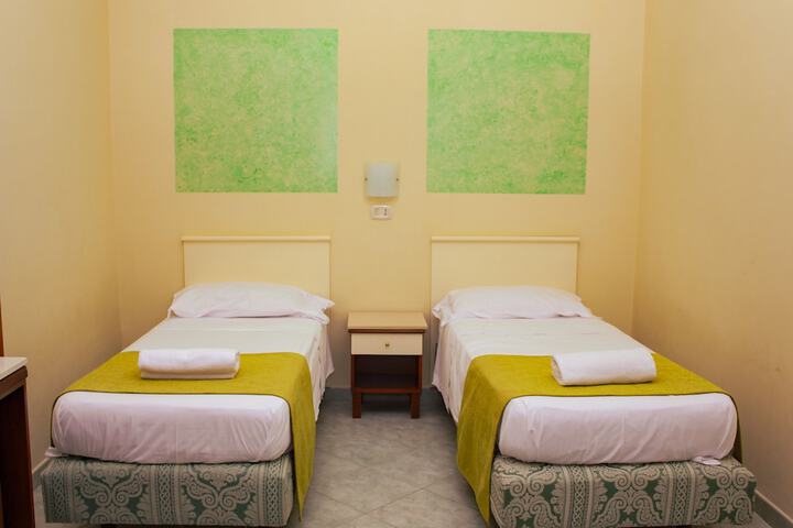 Room 14 of 79