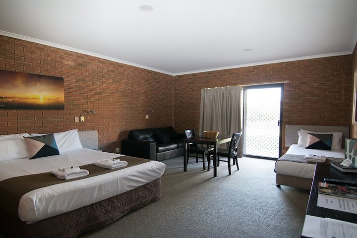Room 5 of 61