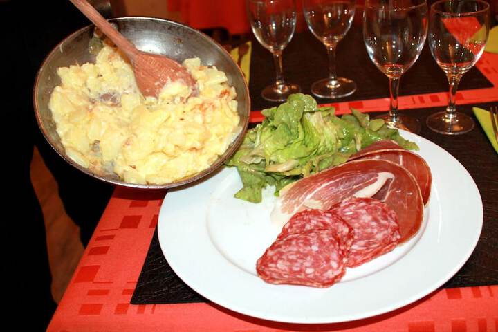 Dining 43 of 58
