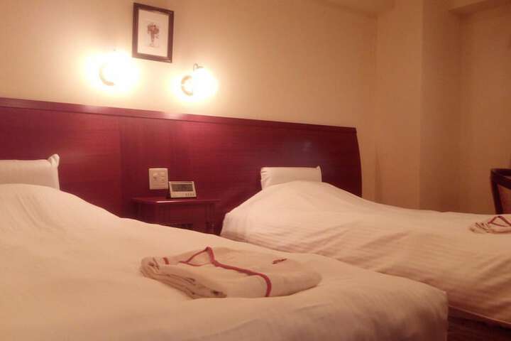 Room 10 of 65